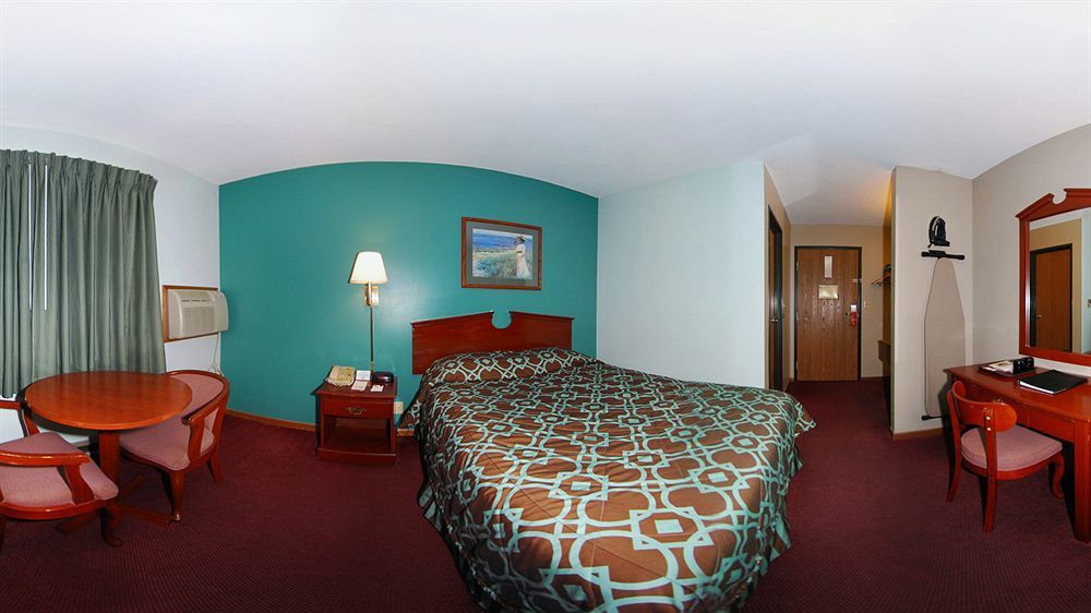 Super 8 By Wyndham Hudson Hotell Exteriör bild