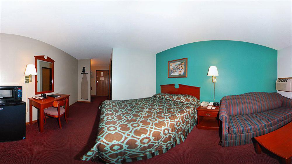Super 8 By Wyndham Hudson Hotell Exteriör bild